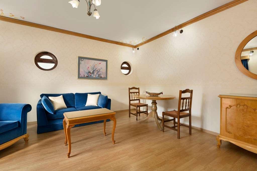 Ramada Loutraki Poseidon Resort Kamer foto