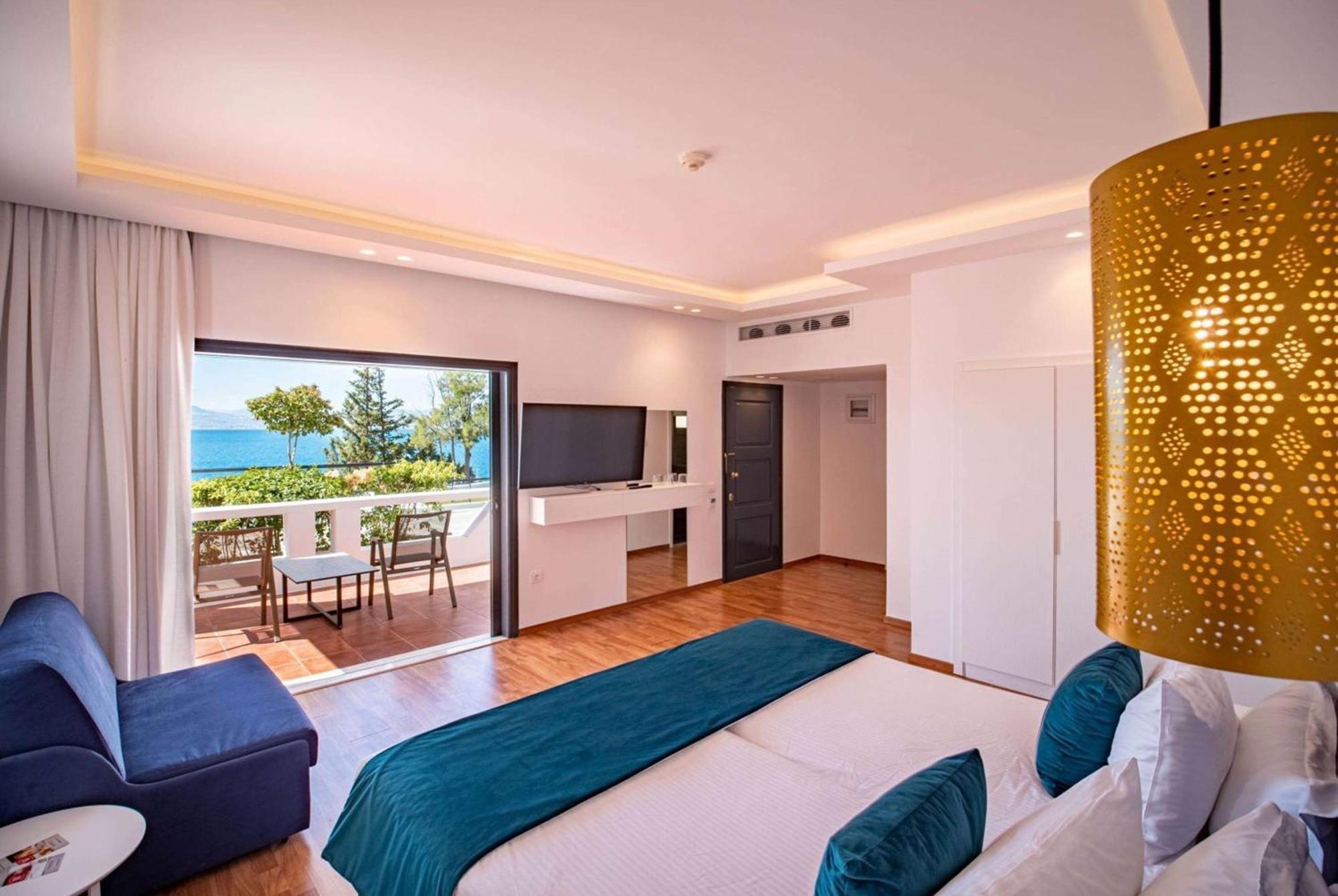 Ramada Loutraki Poseidon Resort Buitenkant foto