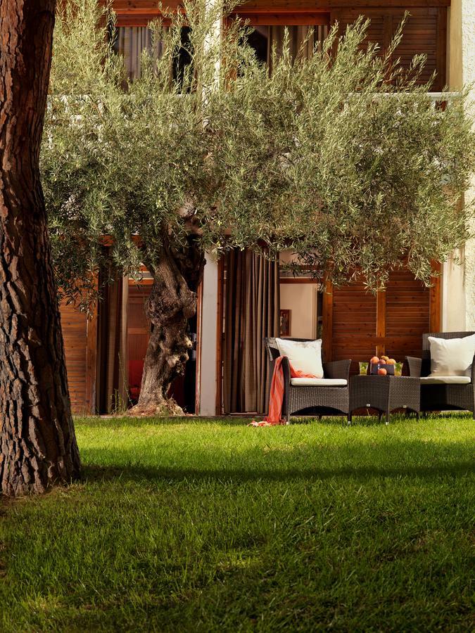 Ramada Loutraki Poseidon Resort Buitenkant foto