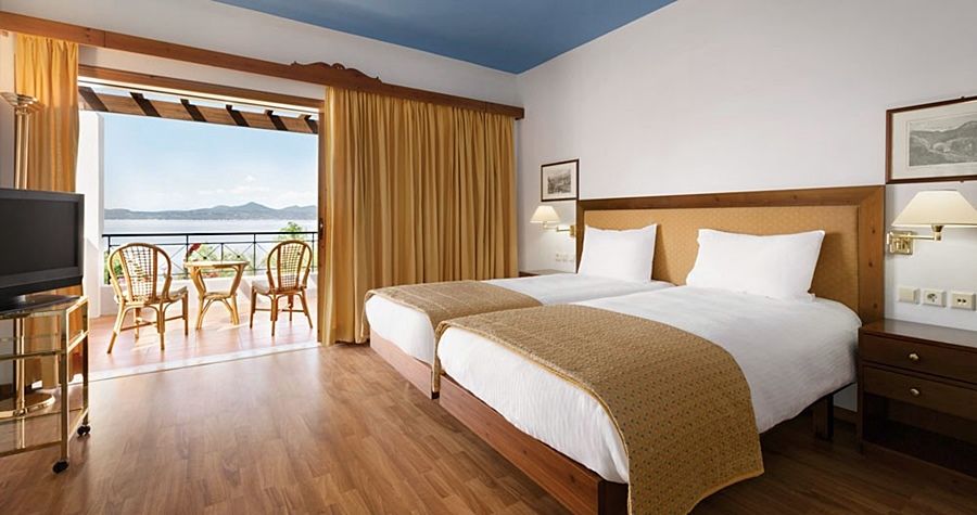 Ramada Loutraki Poseidon Resort Buitenkant foto